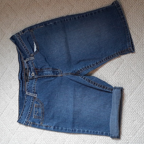 Jean shorts size 16. - Picture 1 of 2